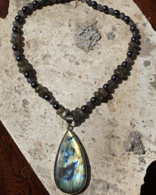 Collar de Labradorita y Hematita