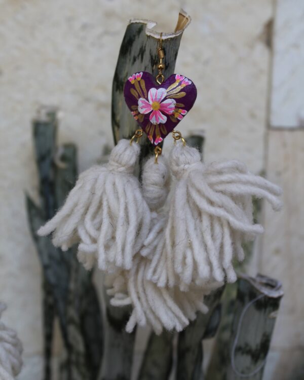 Aretes Corazón a Mano - Image 7