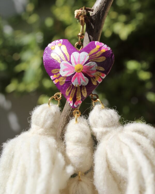 Aretes Corazón a Mano - Image 8
