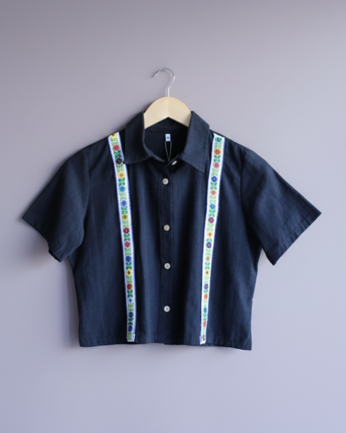 Blusa Corta Chaquira